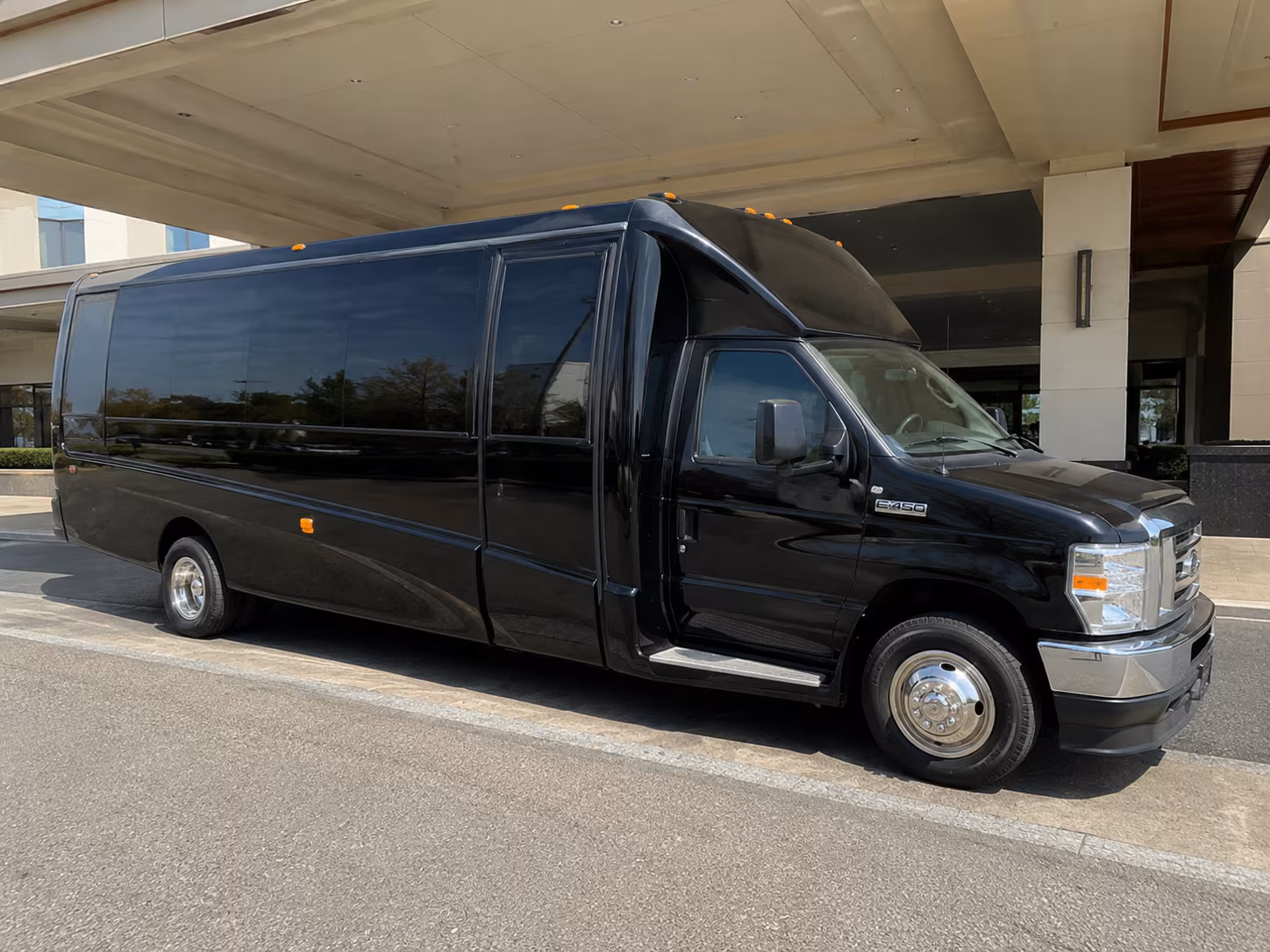 High Point Winery Tour & Pub Crawl Transportation